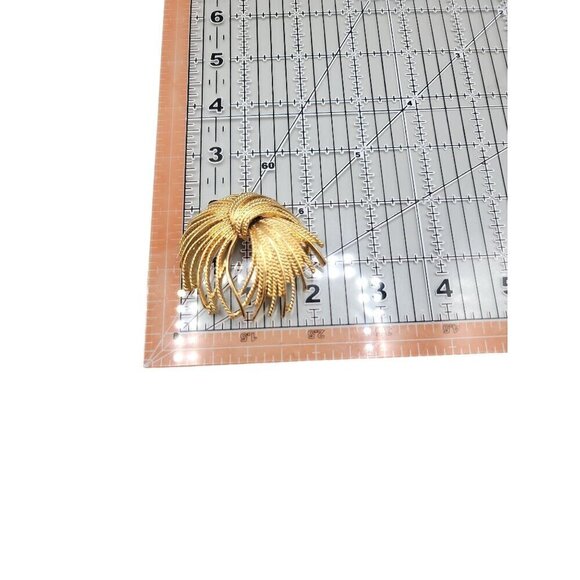 Monet Mirador Brooch Gold Tone Wheat Rope Spray Vintage - Picture 6 of 16